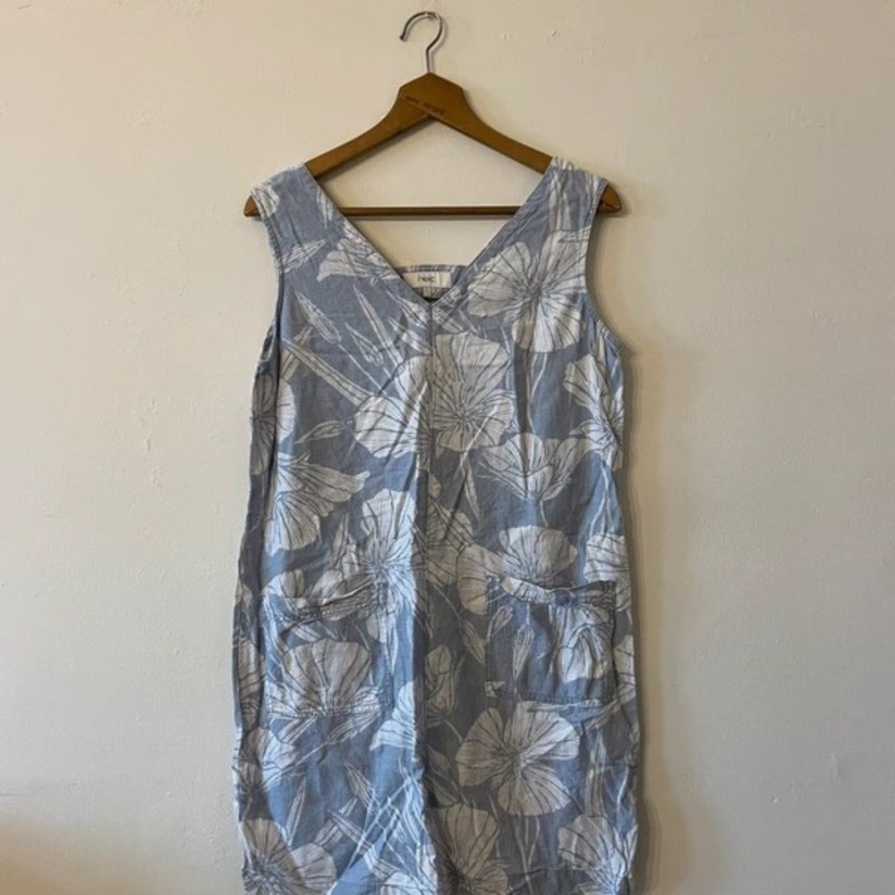 V-Neck Blue Floral Midi Dress with Front Pockets